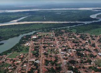 Mulher agredida por namorado em chácara segue internada, diz secretaria