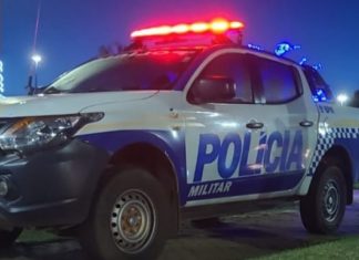 Homem é assassinado a facadas em campo de futebol de Palmas