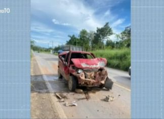 Acidente entre caminhonete e carro deixa mulher morta e cinco feridos na TO-040