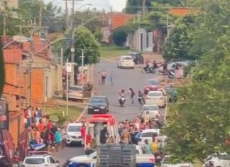Homem é atingido por tiros dentro de carro em avenida de Araguaína