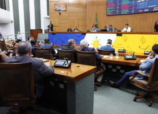 Deputados aprovam reajuste de 4,17% para servidores públicos dos três poderes, governador, vice e secretários