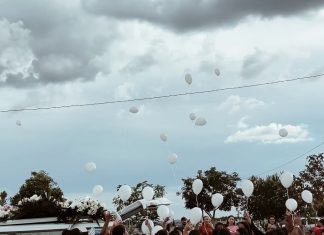 Cor do traje de banho dificultou localização da menina de 3 anos que morreu afogada em piscina de clube, diz mãe