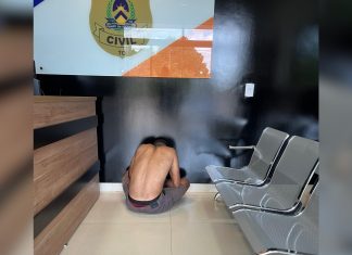 Homem vai à delegacia registrar furto, e acaba preso após mulher fazer sinal com a mão para denunciar violência doméstica