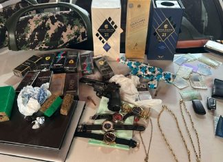 Cinco pessoas são presas durante operação de combate ao golpe do falso Pix e polícia apreende carro de luxo
