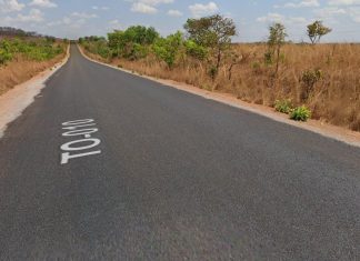 Motociclista morre após ser atingida por carro e ter corpo arremessado a 50 metros do local do acidente, diz PM