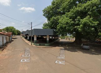 Homem é assassinado a tiros e jovem fica ferido ao ser atingido no ombro