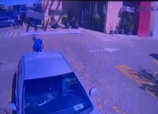 Estrutura metálica usada em reforma de prédio cai na cabeça de advogado e arranca parte do couro cabeludo; veja vídeo