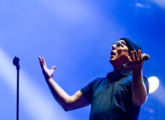 Bad Religion transforma The Town em aula de punk e substitui Sex Pistols com vigor