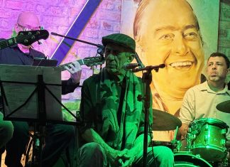 Fagner tira a luz do cancioneiro da bossa nova em show com cara de ensaio