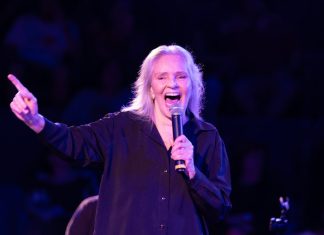 Angela Ro Ro morre aos 75 anos; personalidades lamentam