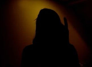 Mulher tem prejuízo de R$ 28 mil após criminosos se passarem por advogada; entenda golpe