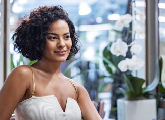 Como cabelo de Maria de Fátima rejeitou racismo e virou febre entre cacheadas após ‘Vale Tudo’