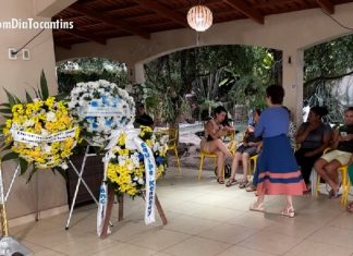 Parentes e amigos prestam as últimas homenagens ao prefeito de Augustinópolis