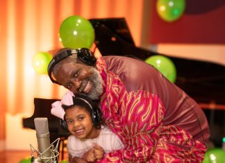 Péricles louva Nossa Senhora com padre Marcelo Rossi, canta pagode com Ivete Sangalo e revive tema infantil com a filha Maria Helena