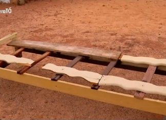 Cama abandonada vira banco improvisado em ponto de ônibus de Palmas