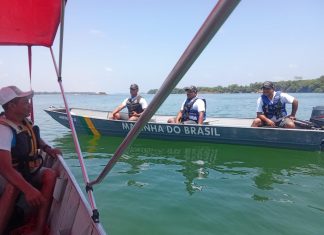 Dois homens desaparecem após embarcação afundar com motos e passageiros no Rio Tocantins