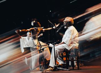 Mateus Aleluia é alma e raiz da sinfonia afro ‘Baía profunda’, apresentada sob a regência do maestro Ubiratan Marques