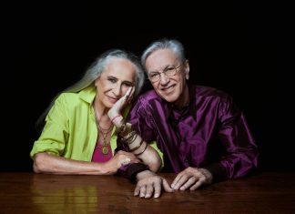 Maria Bethânia debuta no Grammy, à beira dos 80 anos, com álbum ao vivo derivado de show com Caetano Veloso