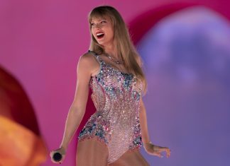 É #FAKE que vídeo mostre Taylor Swift se opondo a direitos LGBTQIA+; fala foi crítica a senadora republicana