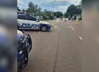 Vídeo mostra ex-secretário do governo sendo arremessado por carro em atropelamento; ele morreu no local