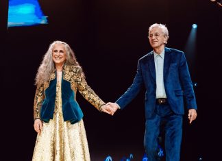 Ao premiar Caetano Veloso e Maria Bethânia por álbum ao vivo, Grammy 2026 faz justiça ao reencontro histórico dos irmãos em turnê
