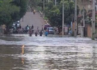 Temporal deixa ruas e avenidas de Gurupi alagadas