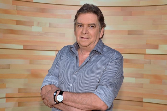 guto-graca-mello-2010.-renato-velasco-memoria-globo-2-1-scaled