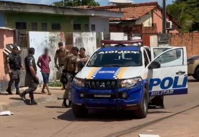 Homem se tranca em casa com faca e é preso por violência doméstica após duas horas de negociação, diz PM