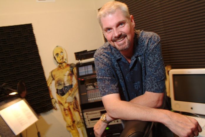 Tom Kane, dublador em ‘Star Wars’ e ‘As Meninas SuperPoderosas’, morre aos 64 anos, diz site