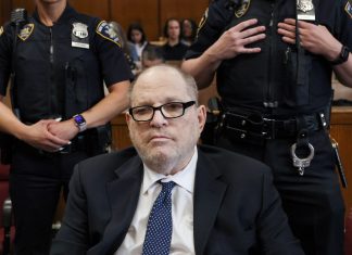 Acusação contra Harvey Weinstein é retirada após atriz dizer que não suporta mais testemunhar