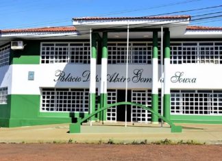 Justiça manda prefeitura exonerar comissionados, encerrar contratos irregulares e realizar concurso