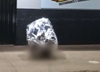 Homem morre sentado em cadeira enquanto aguardava comida em restaurante, diz PM