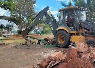 Moradora denuncia destruição de espaço cultural para passagem de ônibus de artista: ‘Tem que descer próximo ao palco’