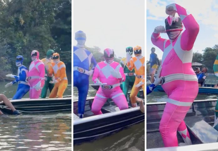 Grupo de amigos vira atração ao se fantasiar de Power Rangers e animar turistas no TO